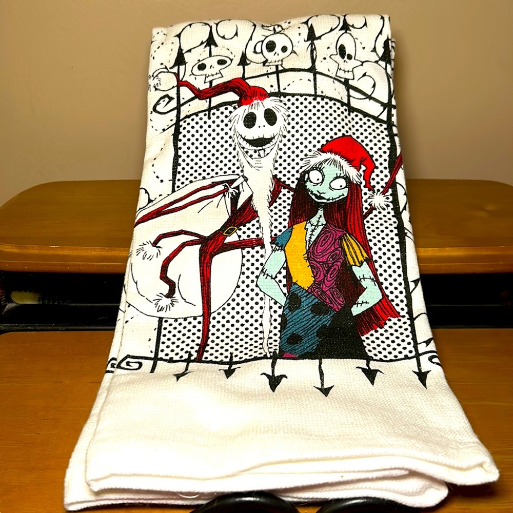 Disney set of Kitchen Towels with Jack and Sally